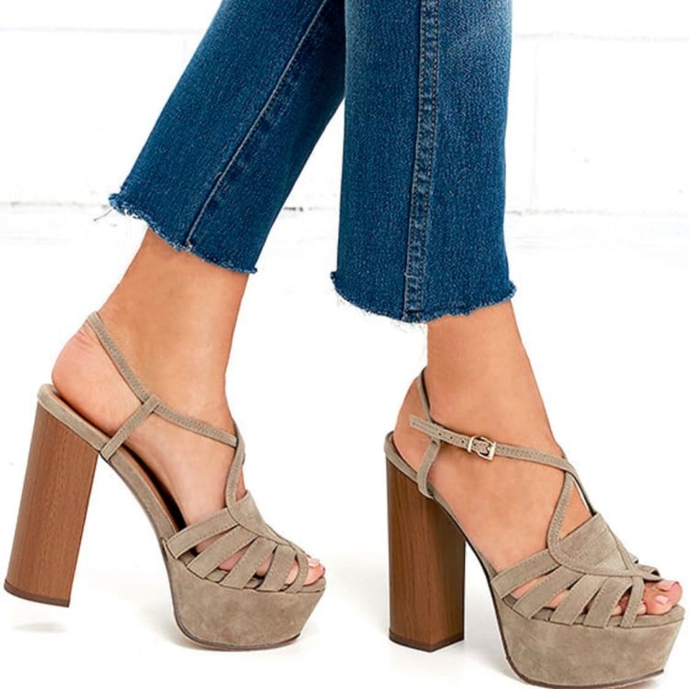 NWOT Beige Suede Platform Heels size US6